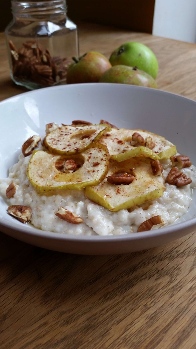 #oats are high in #fibre and make a wholesome breakfast for kids. Try our delicious #granola and #porridge ideas bit.ly/2bMoFlJ