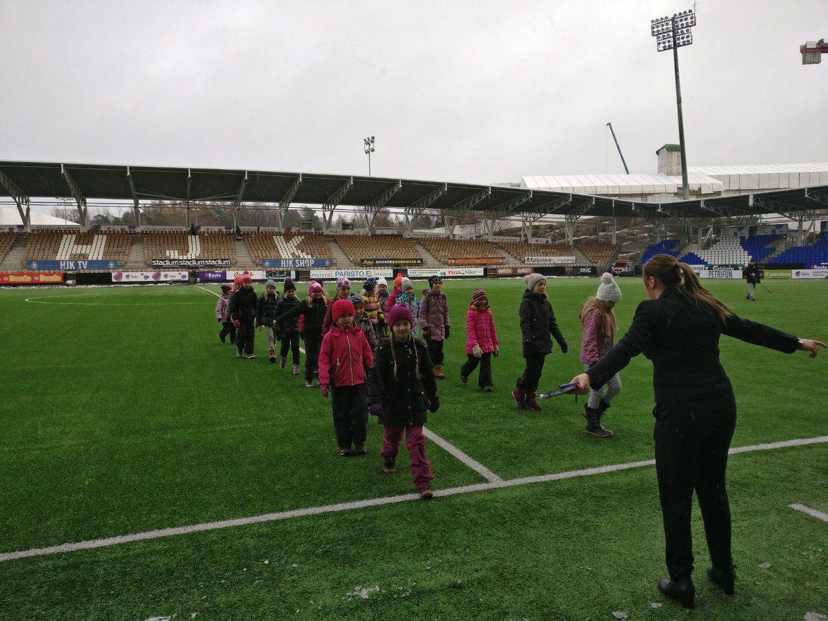 gnistant0809's tweet photo. Harjoitukset käynnissä Telia5G areenalla. @HelmaritFI ovat tänään hyvissä käsissä. Go #gnistant0809 https://t.co/mjXB05GKgV