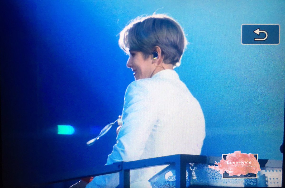 Limerence_04's tweet photo. 171126 The ElyXiOn in Seoul Day 3
#exo #baekhyun #엑소 #백현 #TheElyXiOn #ElyXiOn https://t.co/LLHetmryLS
