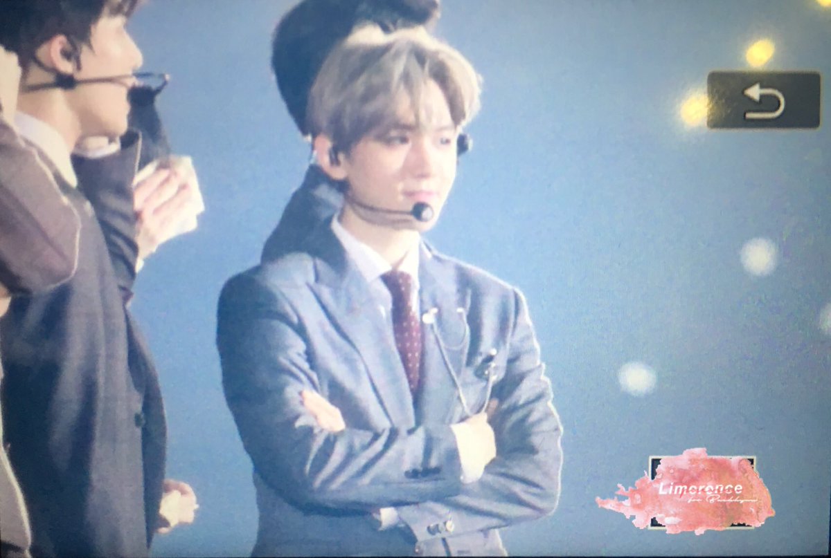 Limerence_04's tweet photo. 171126 The ElyXiOn in Seoul Day 3
#exo #baekhyun #엑소 #백현 #TheElyXiOn #ElyXiOn https://t.co/LLHetmryLS