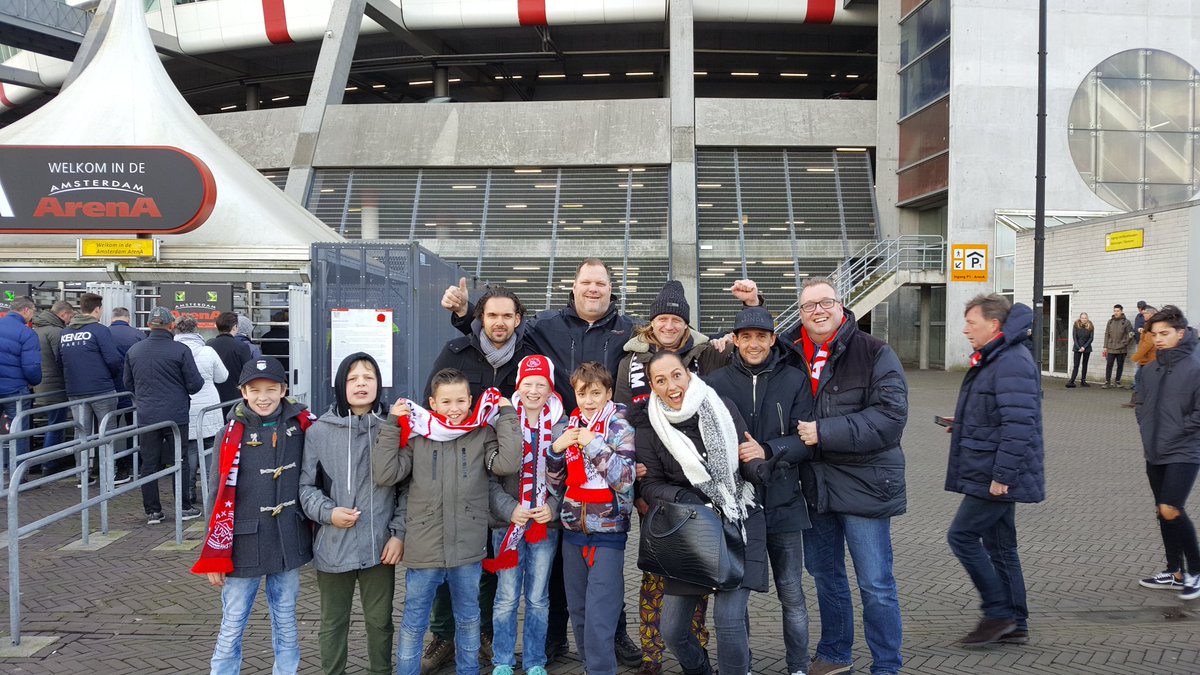 #wijzijnajax 
Vanuit Geleen present met de helft van JO11-4. 
WZAWZDB