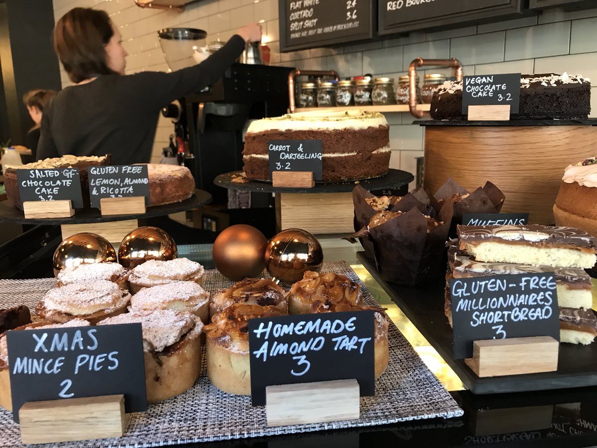 2BTwoBrothers's tweet photo. #BlackFriday is so dated.
#CakeSunday is the new black 😋 https://t.co/S1nkfgq21z