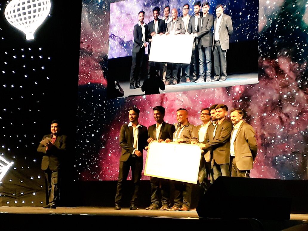 AkhilAgeer's tweet photo. Congratulations to all the winners form our #DeepTech multi-city #hackathon - #Hack2Innovate.
#BeyondBoundaries #THub #INK2017 #TDayCelebrations #GoldenTicketsToGES @Samsung_IN @AloknathDe https://t.co/TEvP16yG5Y https://t.co/Sp9TIG6a1D