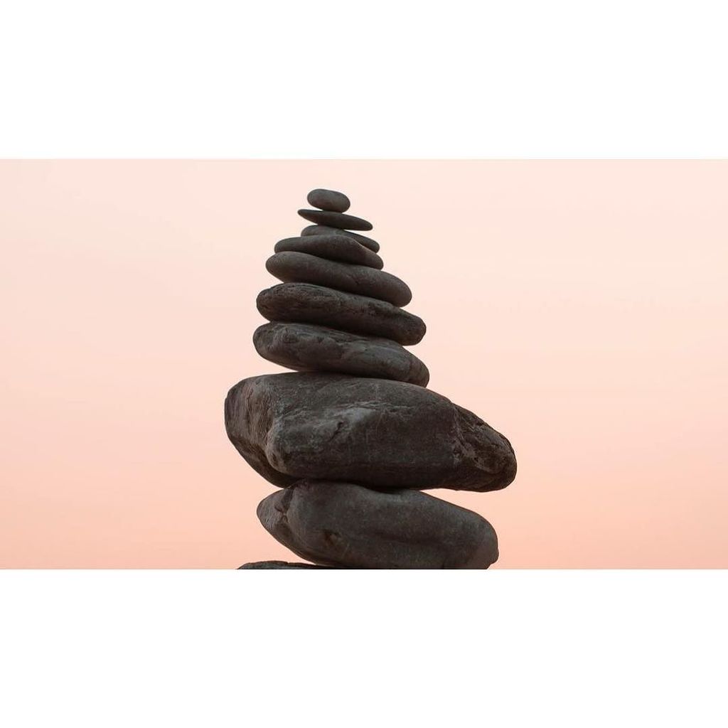 kapper_line's tweet photo. No vivas en el pasado, no imagines el futuro, concentra la mente en el momento presente. #relajacion #domingo #kapperline https://t.co/um4mft1Sy5