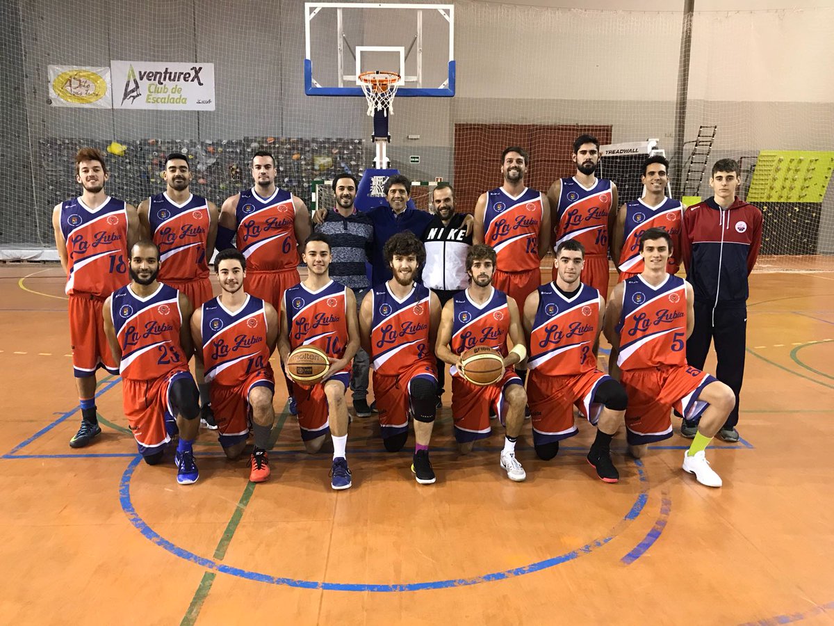 CB_LaZubia's tweet photo. El equipo de 1ªNacional ya luce sus nuevas equipaciones diseñadas por @lourdesguurri !!😎😎🕴️⛹️

#VAMOSZUBIA https://t.co/EJBlGN5TAF