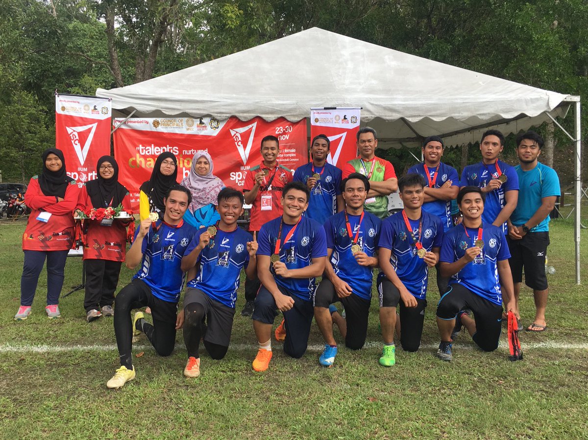 iFahmiSazali's tweet image. Alhamdulillah. Champion Touch Rugby Inter Mahallah Sport Carnival 2017. 🥇 #Alhamdulillah #ISC2017 #ISCIIUM2017 #TalentsNurtured #ChampionsBorn #RiseAsOne #RaiseTheStandard  #UthmanShark #NoAzriNoProblem #NoTamiyaNoProblem #SatuTrySatuMedal #CoachGB #CaptainGB
