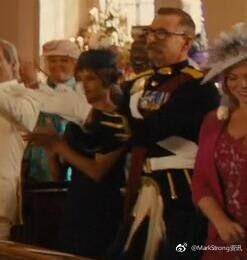 th3_mandal0rian's tweet photo. So Merlin was PS at the wedding scene but the PS wasn’t done completely. In another frame, it’s obvious it’s Merlin in the kilt (his shiny bald head, direct trans from the China fanbase🤣) [taken from MarkStrong China Fanbase]💔😭 #BringMerlinBack https://t.co/9cCTv2M3E9