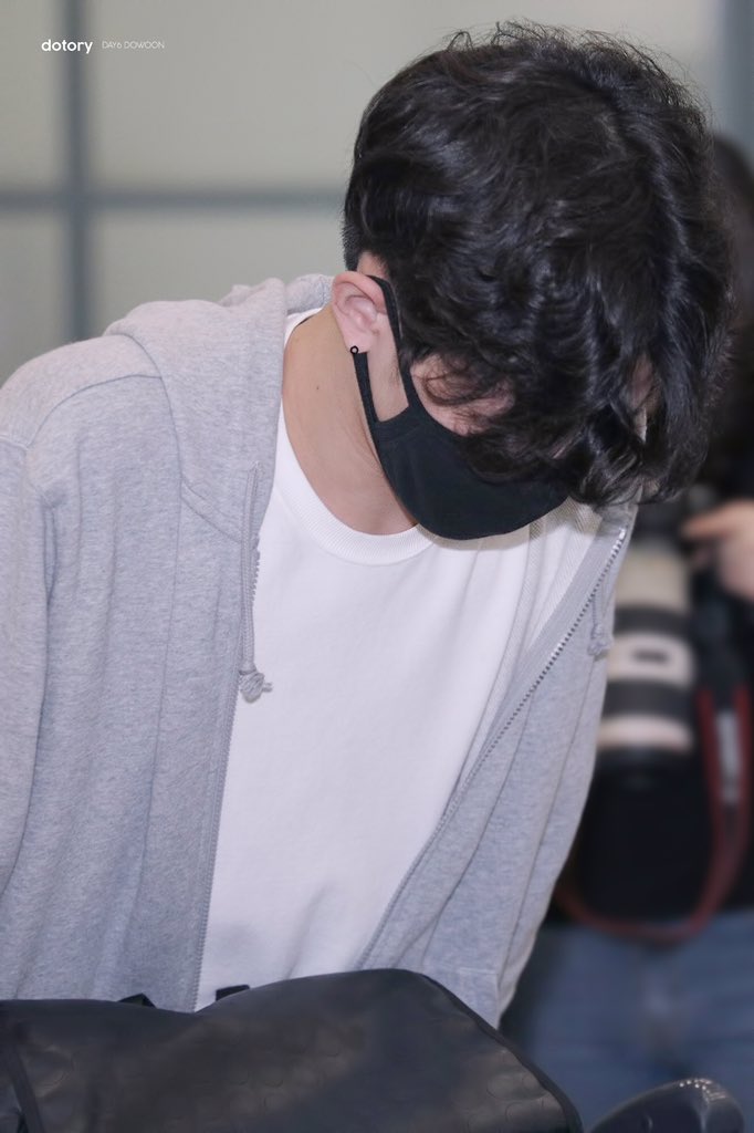 everglow_dw's tweet photo. 171126 ICN
웰컴 백이야 ㅠ ㅅ ㅜ
 #dowoon #데이식스 #day6 #도운 https://t.co/dPHgSGI9ji