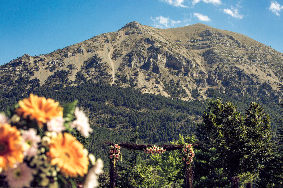 TuriscoH's tweet photo. ¿Deseas pasar un buen día de alpinismo?o ¿disfrutar de la naturaleza en Granada? ¡Visita la Sierra de La Sagra en el municipio de Puebla de Don Fadrique, uno de los picos más altos de la Península con una elevación de 2.383m!  https://t.co/1SgX2SUwxB 
#TuriscoHuéscar #LaSagra https://t.co/hurbnnTPJ7