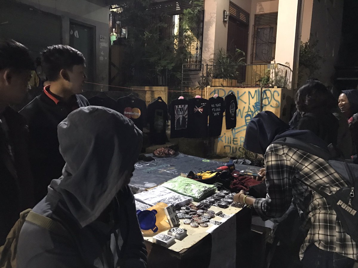 Sedang berlangsung. Malam pertama Festival Kampung Kota Bandung di Dago Elos.