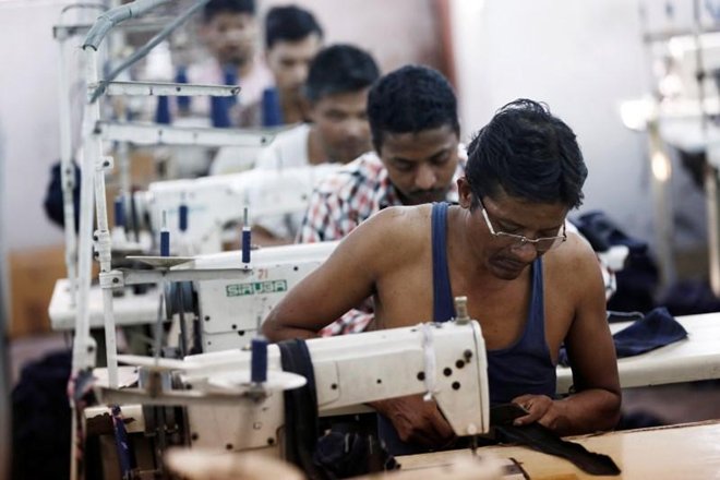 FinancialXpress's tweet photo. Remission in levies notified for #textiles, #apparel post #GST
https://t.co/uz6irDut0D https://t.co/zfTU9k4wlW