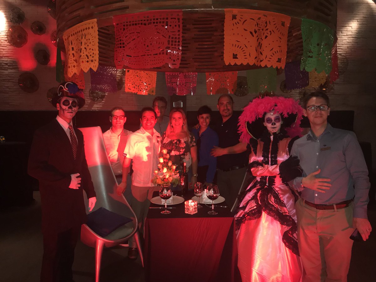 vidu1978's tweet photo. Amazing team! You are superbe! #fun #work #bestcombination @ParadisusPlaya https://t.co/SR5lw2V6B4
