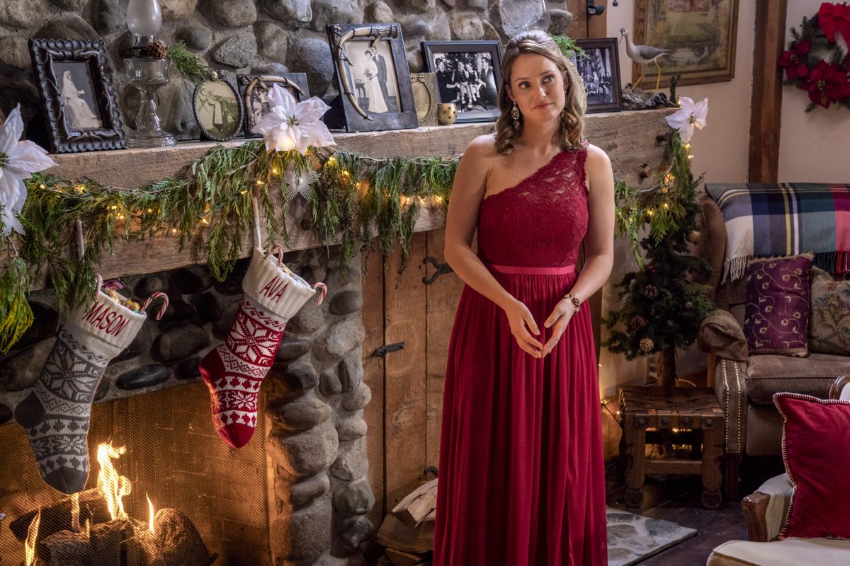 Merritt_ITA's tweet photo. #NEW: Merritt Patterson is Lacey Quinn in #TheChristmasCottage (on @hallmarkmovie from Dec. 9) 💖 #3 https://t.co/Tp18BzOGgc