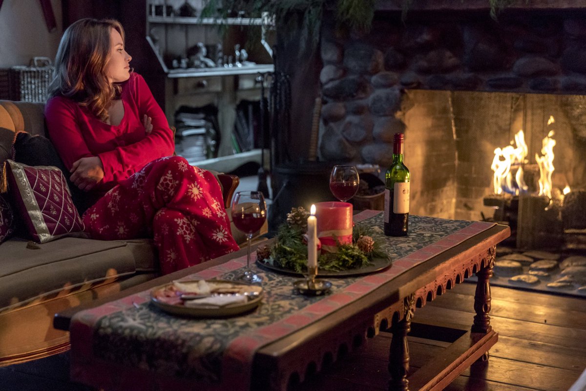 Merritt_ITA's tweet photo. #NEW: Merritt Patterson is Lacey Quinn in #TheChristmasCottage (on @hallmarkmovie from Dec. 9) 💖 #2 https://t.co/CYBP0Vi7KM
