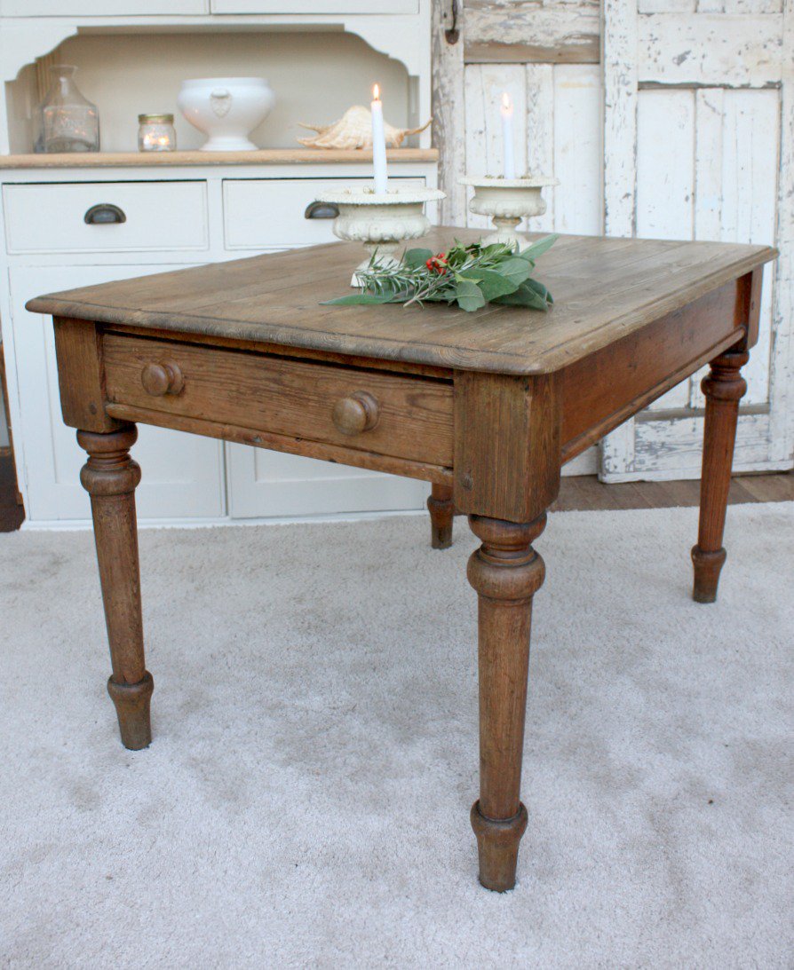 Restored2bloved's tweet photo. Perfect for Christmas dinner in a country kitchen
#French #antique #oaktable #kitchentable #frenchkitchen #restored2boved #Christmasdinner #cosykitchen https://t.co/xzdXMm6Bgf