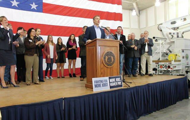 MoDOLIRDirector's tweet photo. Thx to @GovGreitensMO for leading charge for #MoreJobsHigherPay w/ @NucorCorp Steel Sedalia LLC = $250 Million capital investment + 250 full-time jobs + (4x jobs related to plant) #MOThanks https://t.co/aB8BJDqa8k