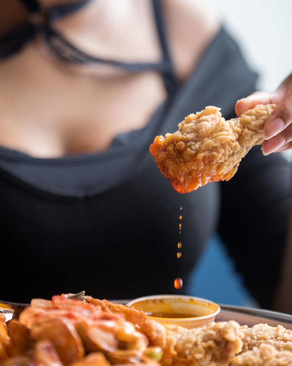 Don't love seafood? No problem! We have a a variety of chicken and veggie based options for those who don't love seafood as much as we do! 

#HamOnt #SundayFunday #downtown