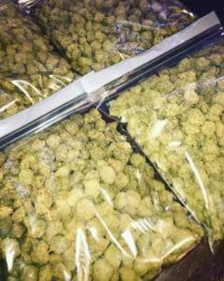 ForMedical's tweet image. We sell top grade medical marijuana wax and cannabis strain  you should be 100% Guaranteed Satisfaction All of our medical cannabis products are lab-tested for safety and potency,and delivery orders are backed by  100% guarantee.Contact Information EMAIL:huggensk@gmail.com