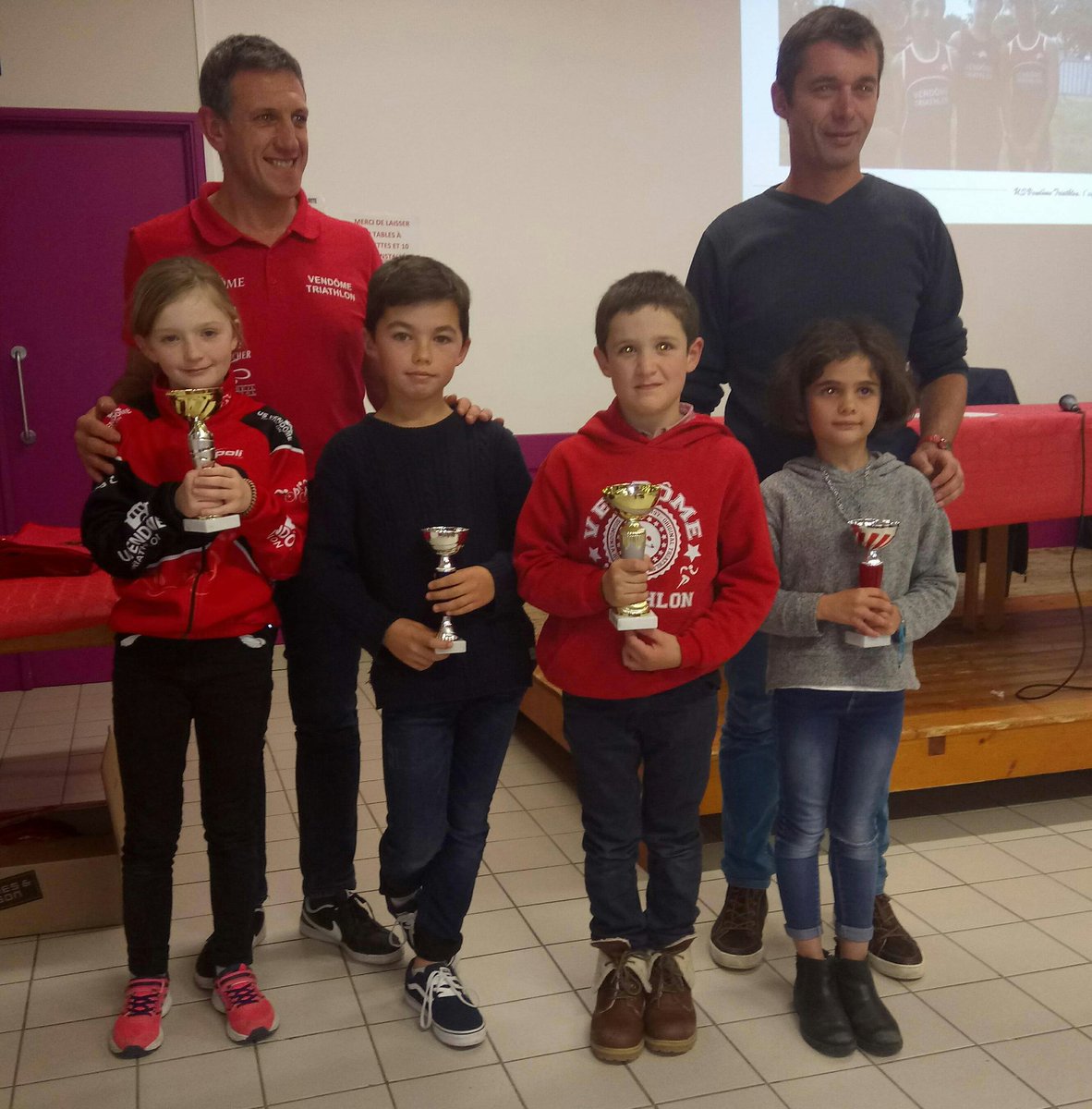 VendomeTri's tweet photo. Bravo aux jeunes ! https://t.co/qRzyquO6Dg