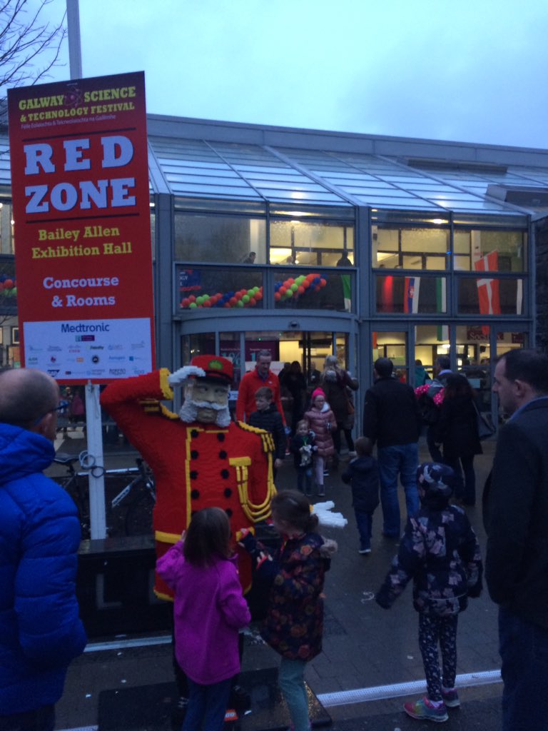Edillonleetch's tweet photo. Thanks @GalwayScienceFe we had a super day and met lots of great people, what a fantastic children's event!! #Galwayscience #scienceweek2017 https://t.co/HpEllLVZ16