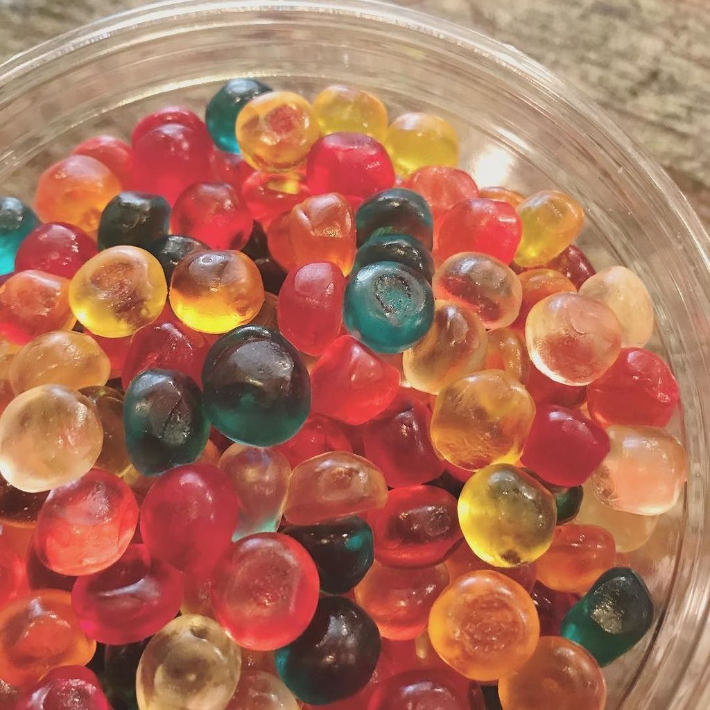 _thewitchesbrew's tweet photo. All the gummies!!!!!! https://t.co/QdPlv7XefK https://t.co/zvbdmr8hzw