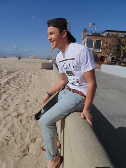 newrulesagain's tweet photo. #RenewTheFosters #BringConnorBack
#BringConnorBackToTheFosters https://t.co/O2C1Zopn78