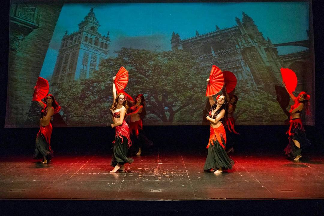 bellylusion's tweet photo. España...esa mezcla de pasión y dulzura 😍💖🌍💃
#bellylusion #travesia #auditorioinfantaleonor #danzaarabe #danzadelvientre #danzaoriental #espectaculostenerife #eventostenerife #viajaconnosotrasporelmundo https://t.co/Uhkx7FS3Kx