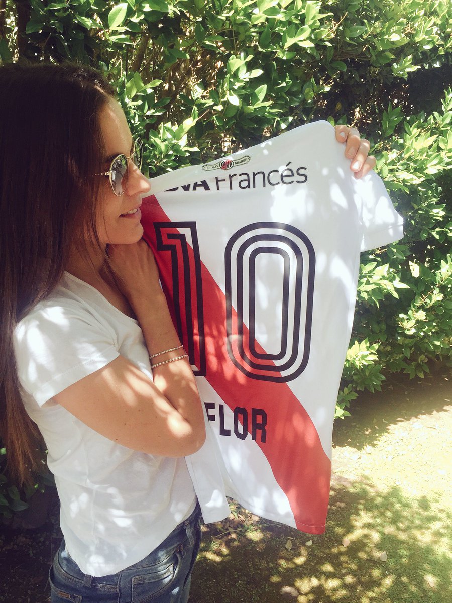 Amo mi nueva camiseta!! ❤️❤️❤️ De mujer y personalizada 🤗🤗🤩Gracias <a href="/tiendariver/">Tienda River</a> !!!!!! 🙌🏻🙌🏻🙌🏻#vamosmillo🙌🏻