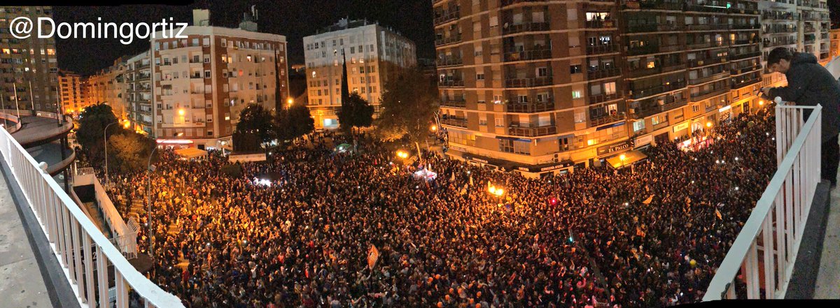 David1919VCF's tweet photo. Dios de mi vida. A 2 horas del partido. Valencia club de fútbol, señores, nada más. 💙💛❤ @valenciacf https://t.co/sQwUybWCZb