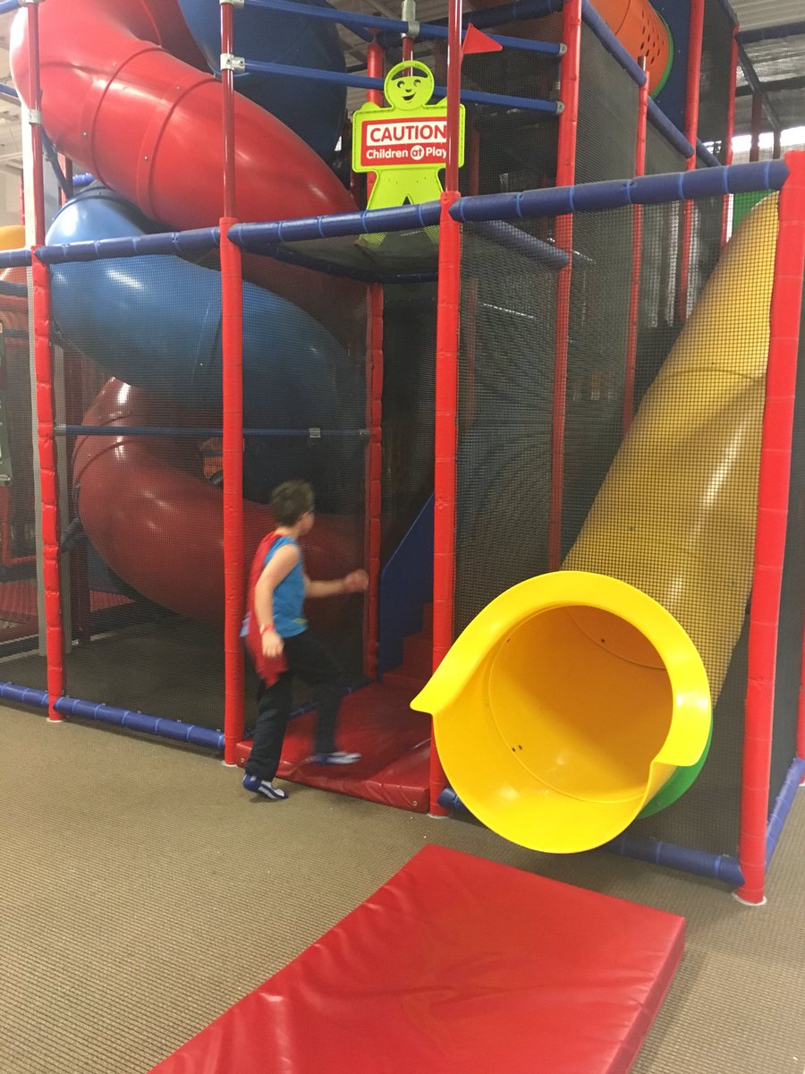 AndrewLocker's tweet photo. Awesome afternoon @JFFPartyCentre for some play fun on slides, climbers, basketball nets, table football, and air hockey https://t.co/UXMjeMqSFP