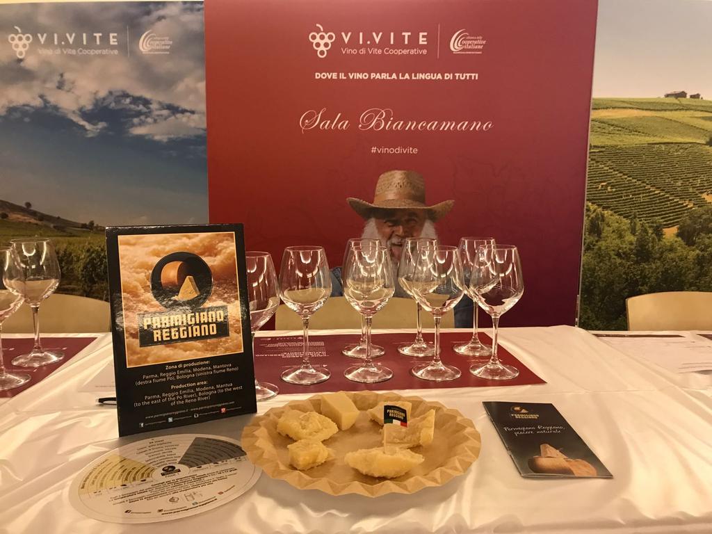 Parmigiano Reggiano (@theonlyparmesan) on Twitter photo A <a href="/ViviteMilano/">Vivite Festival del vino cooperativo</a> si va alla scoperta della naturalità del Parmigiano Reggiano in abbinamento ai vini ancestrali. A <a href="/ViviteMilano/">Vivite Festival del vino cooperativo</a> si va alla scoperta della naturalità del Parmigiano Reggiano in abbinamento ai vini ancestrali.