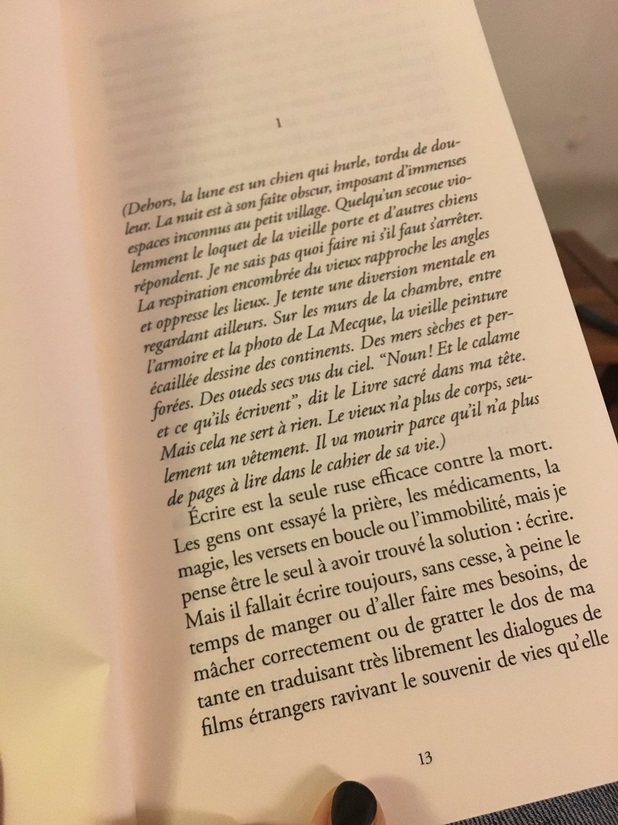 MarineAttane's tweet photo. « écrire est la seule ruse efficace contre la mort ». Un dimanche avec @daoud_kamel 📖☕️#Zabor https://t.co/Jnx0GgF2lI