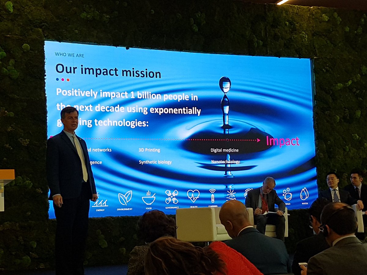 eraser's tweet photo. Tenemos el reto de impactar de forma positiva en mil millones de personas en los próximos 10 años @itsthomas Community VP de @singularityu @SU_Sevilla #ForoSevilla  #Sevilla #SevillaHoy https://t.co/Jg1oiVAREE
