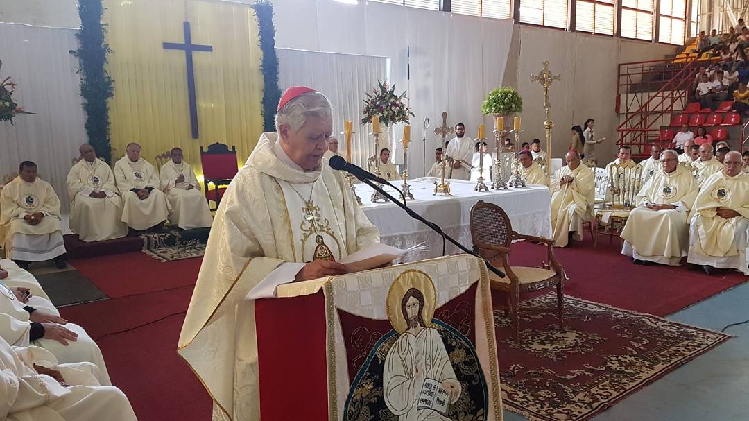 DiocesisVDLP's tweet photo. Momentos de la Eucaristía de la celebración de los 25 años de la Diócesis de Valle de la Pascua en el Gimnasio Cubierto de Valle de la Pascua, presidida por el Cardenal Jorge Urosa, Arzobispo de Caracas https://t.co/bJObJF1pNl