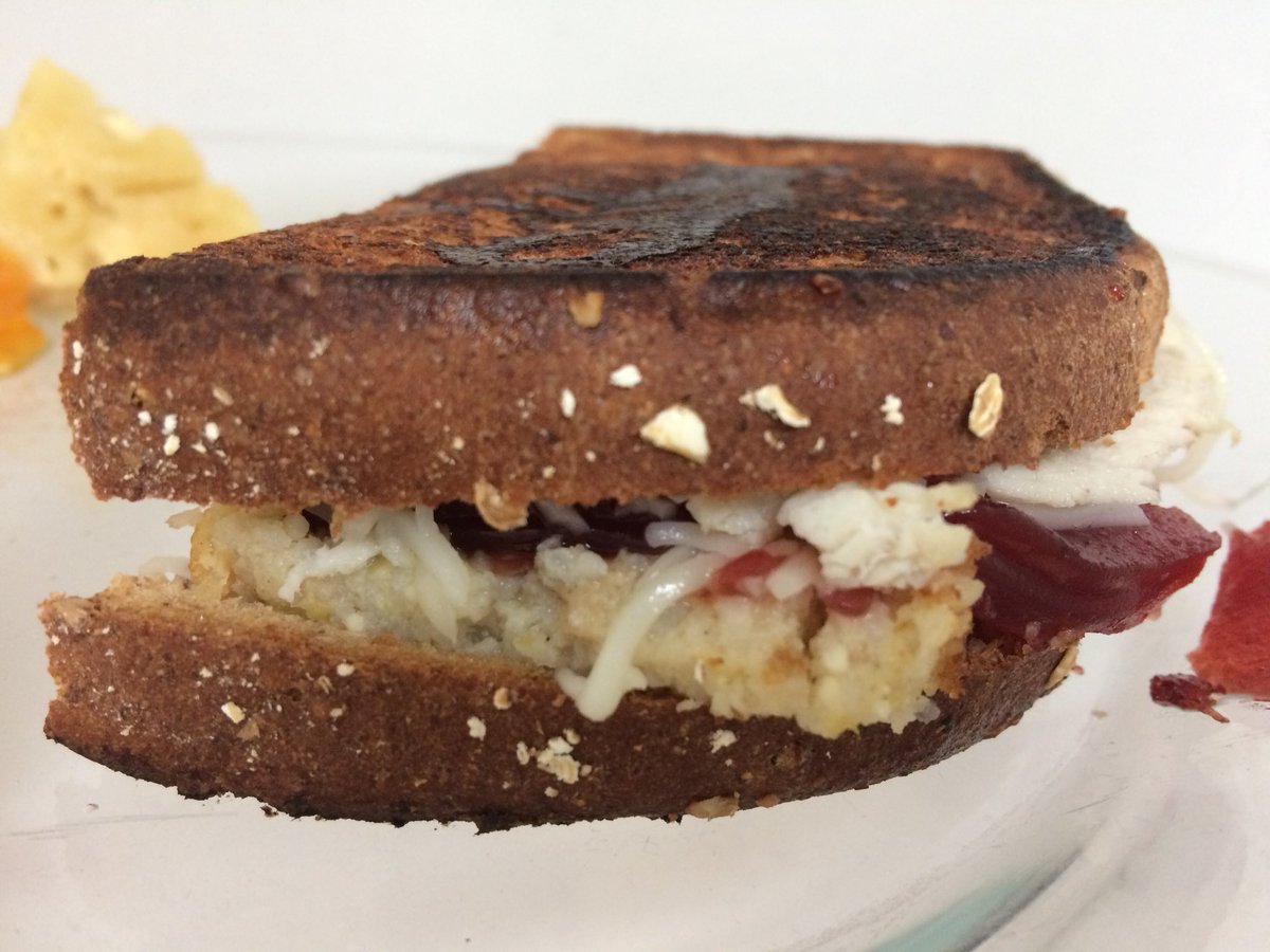 FoodieScore's tweet photo. We’re not done with the #turkey yet, and that’s OK with us! We ♥️ #Thanksgiving #leftovers. 🦃 We made a grilled Turkey, Gravy, Dressing, Cranberry and Cheese Sandwich. #GoodLifeChoice 👍🏻 #FoodieScore https://t.co/i1NH1OCsP5