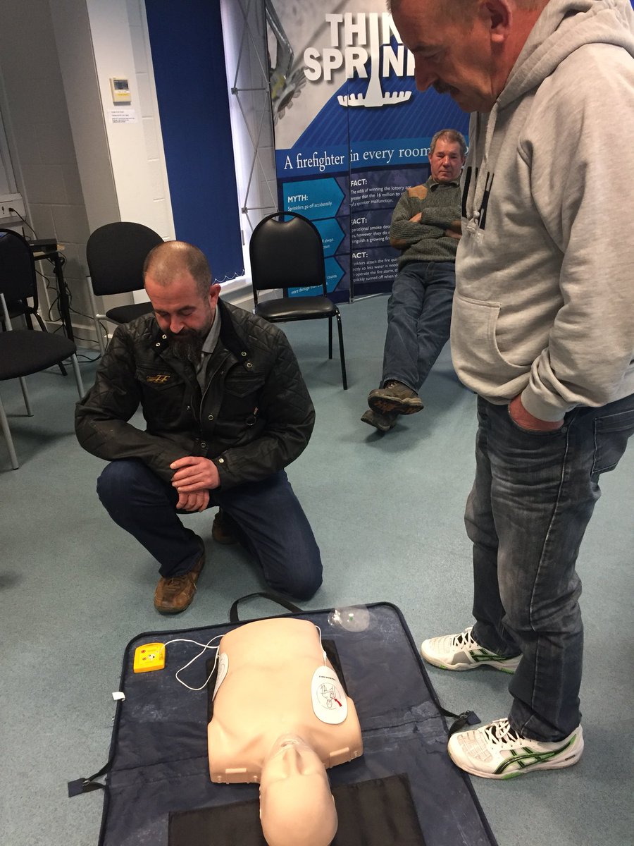 FAB First Aid for Bikers Workshop yesterday ... supported by Derbyshire Road Safety Partnership ! Well Done ALL - more out there that know how to SAVE a BIKERS LIFE !! #derbyshireroadsafety #SAVEALIFE #BIKERS #firstonscene #motorcyclehelmet #roadsafetytip