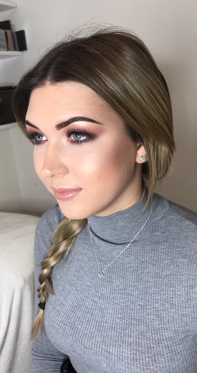 cashmore_makeup's tweet photo. 21st Birthday beat 😍😍
..
@MACcosmetics Rose Pigment
@ABHcosmetics Modern Renaissance
@Illamasqua Skin Base &amp; OMG BP https://t.co/5x6WwESQGQ