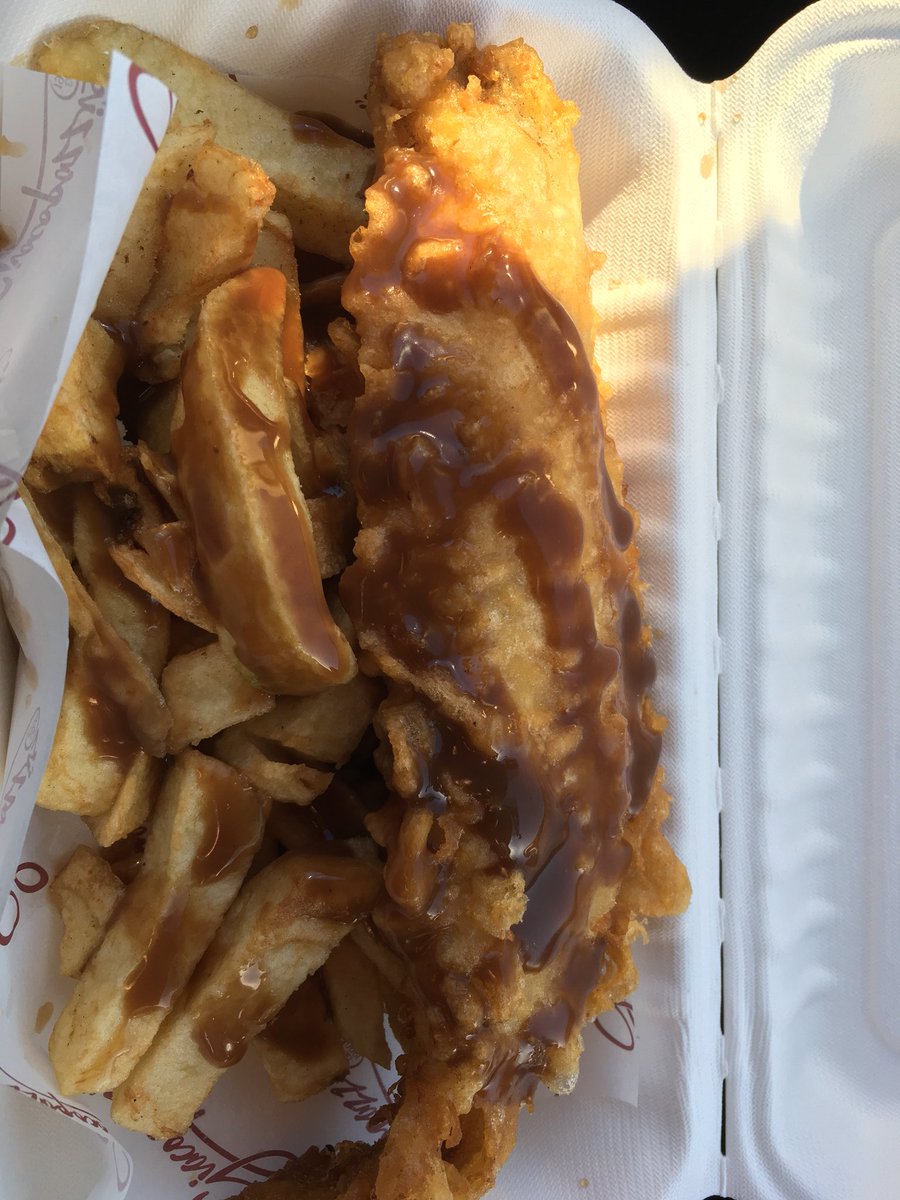 soosydee's tweet photo. Beautiful day for a wander to #Eyemouth with @Thebroxibear - Topped off with perfect fish and chips for lunch @Giacopazzis #couldbesummer https://t.co/T1NqcK97xP