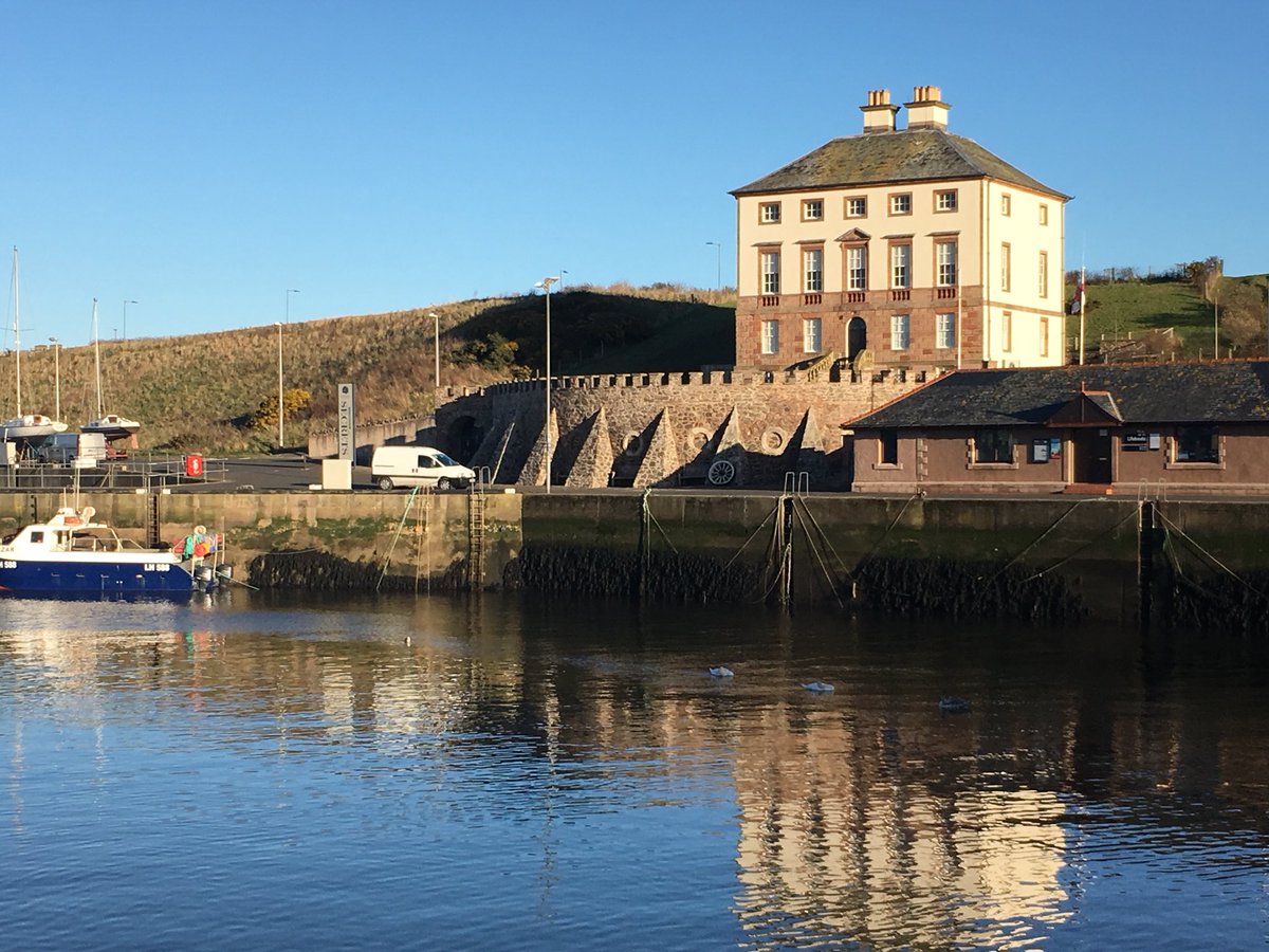 soosydee's tweet photo. Beautiful day for a wander to #Eyemouth with @Thebroxibear - Topped off with perfect fish and chips for lunch @Giacopazzis #couldbesummer https://t.co/T1NqcK97xP