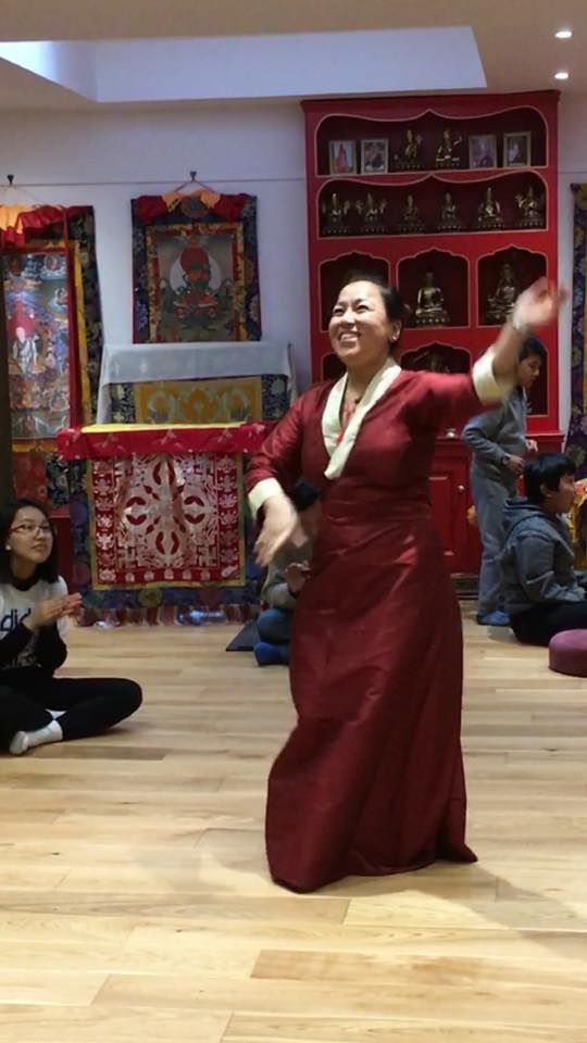 SakyaDechenLing's tweet photo. Tibetan Culture in London's Notting Hill at Dechen London - Mouthwatering food, captivating stories and delightful dances celebrated the culture of Tibet. https://t.co/5O2hBbx6T6 #tibet #khapse #lovelondon https://t.co/yPgiPEFgxe