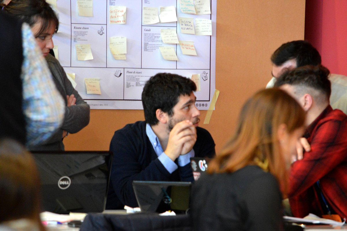 Manca poco alla competizione finale, alle ore 17.00 le startup presenteranno l'idea di impresa ai giudici di Startup Weekend Bari! Seguiteci per scoprire il vincitore! #SWBari