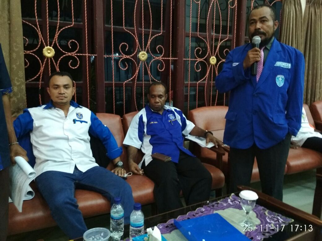 GamkiPapua's tweet photo. DPD GAMKI Papua (demisioner) mengarahkan jalannya proses2 persidangan KONPERDA II GAMKI Papua. 💪💪💪 https://t.co/YozTNlfqHI