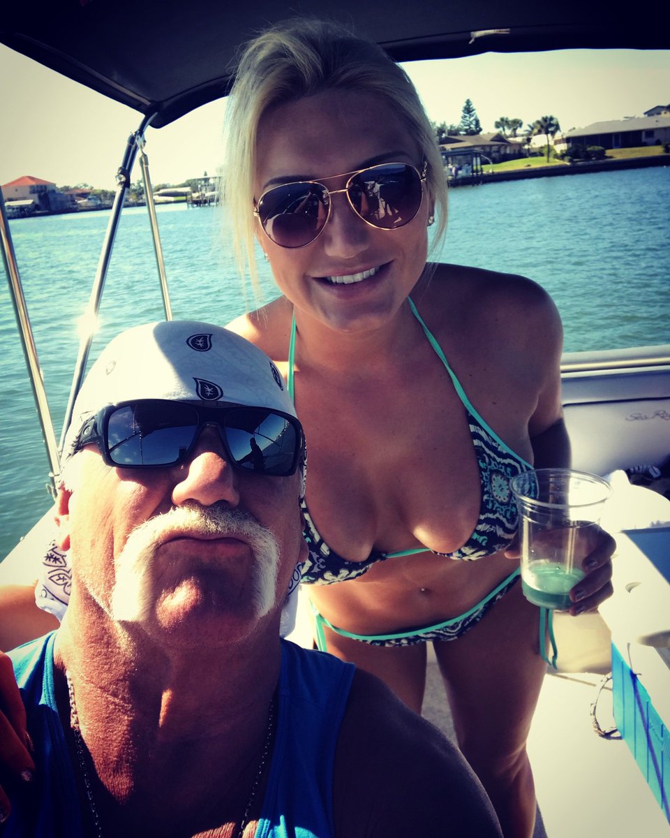 Hulk Hogan on Twitter: "Great day on the water already with Brooke HH https://t.co/iqwN6w4wZ3" Twitter