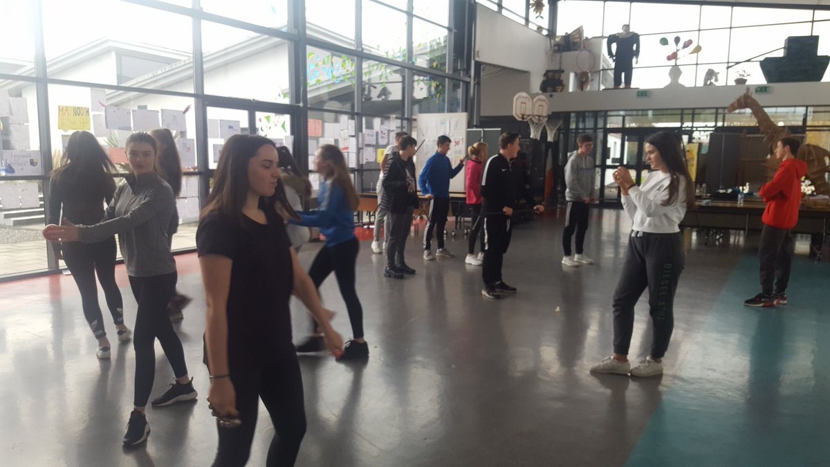 allshookup2018's tweet photo. Rehersals even on the weekend, for our Musical. Always working hard! #allshookup2018 🎶🎤 @Colaistebride @colchilliain @moylepark https://t.co/Q4AjsA1ZCG