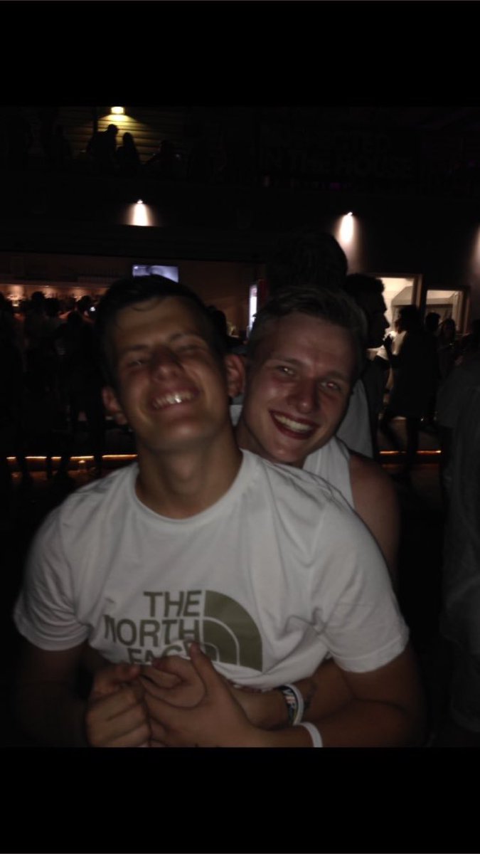 DomSillett's tweet photo. @RossGriffiths3 Happy birthday brother hope you have a sick day love you ❤️ https://t.co/BlQ1NbbwKG