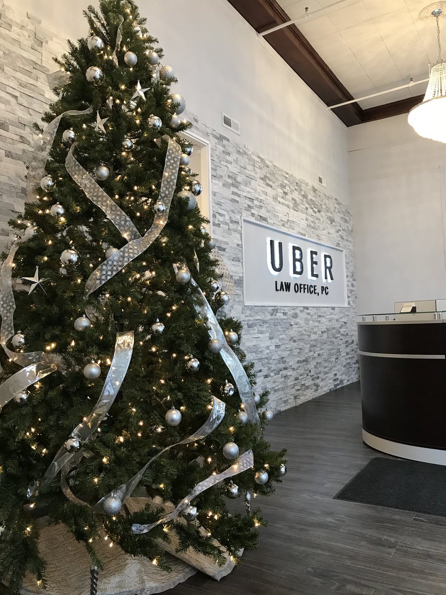 rsuber42's tweet photo. All ready for Christmas here on Cherry Street! @TylerJX33 https://t.co/ItYTydVEPH