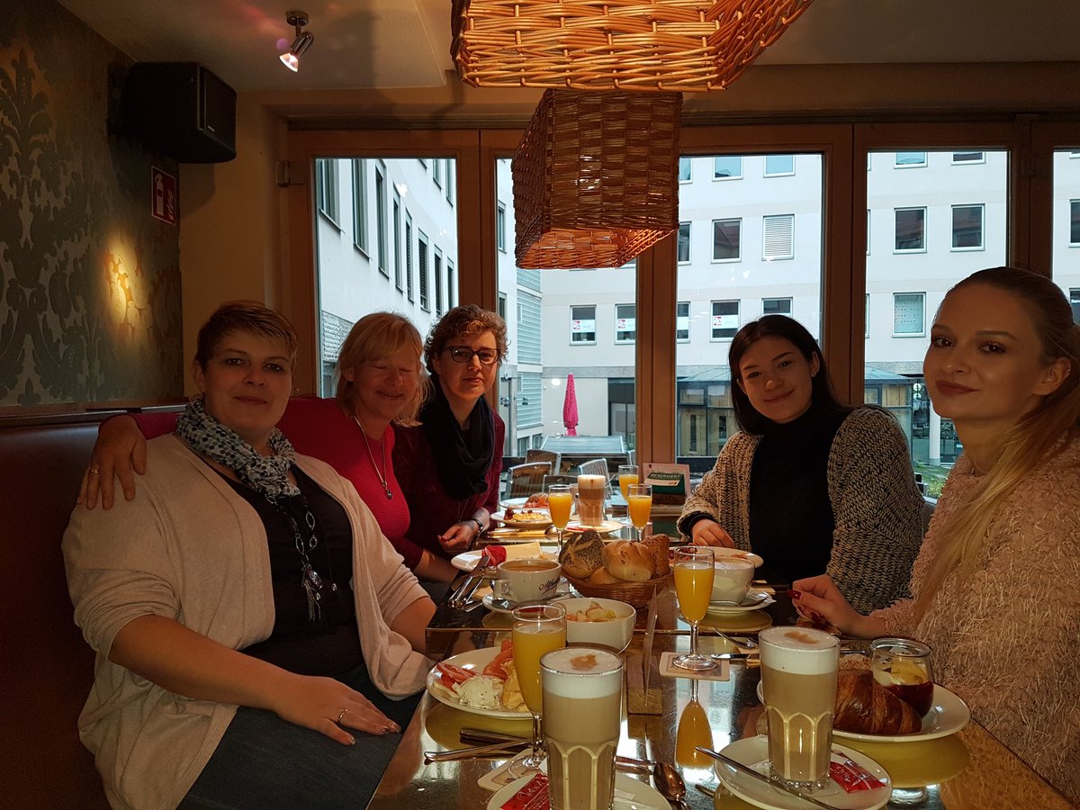 🎀 wonderful Christmas Brunch 🎀 #Team 4563 Mercado Nürnberg # ALEX Nürnberg #hunkemöller #hkmacademy #hkmsheros <a href="/S_Boeer/">Sabine Boeer</a> <a href="/PetraDierck/">Petra Dierck</a> @Inga751 <a href="/verbmel/">Melisa Verbeck</a>