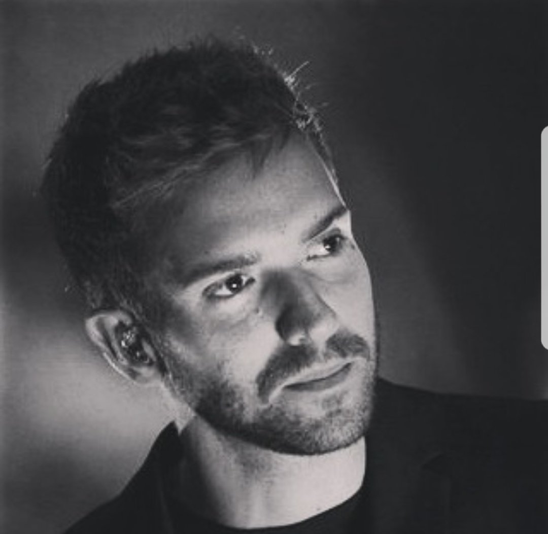 doalcarcarmen's tweet photo. Si tú alma escribe historias siempre rozaras el corazón de quien las siente.#PROMETO
Mi querido @pabloalboran feliz y bien amanecido día
en #bogotá 🇨🇴 #promocolombia
#disfruta #tequiero 💛💙❤!!! https://t.co/wiPYEvabvl