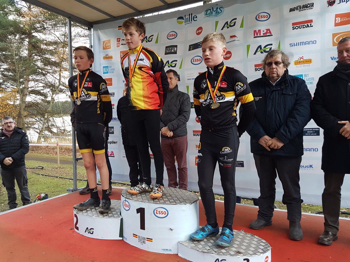 BELCycling's tweet photo. Belgian championships CX boys 13 yr: 1. Yordi Corsus, 2. Willem Janssens, 3. Mike Uytterhoeven #bklille https://t.co/7P72CA5jNq