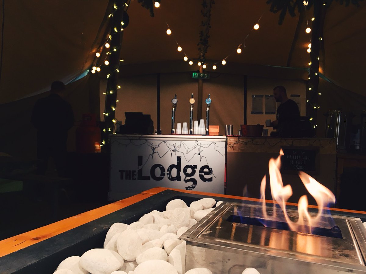 TheShackMCUK's tweet photo. Remember guys, The Lodge is now open and ready for Christmas bookings! Please email: manager.mc@dockyard.pub for more info ‼️ #mediacityuk #salford #manchester #christmas #bookings #party https://t.co/7OymVYEbyr